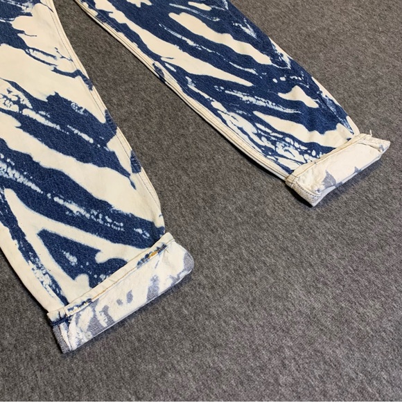 Womans Levis High Waisted Bleached Jeans - Picture 3 of 12